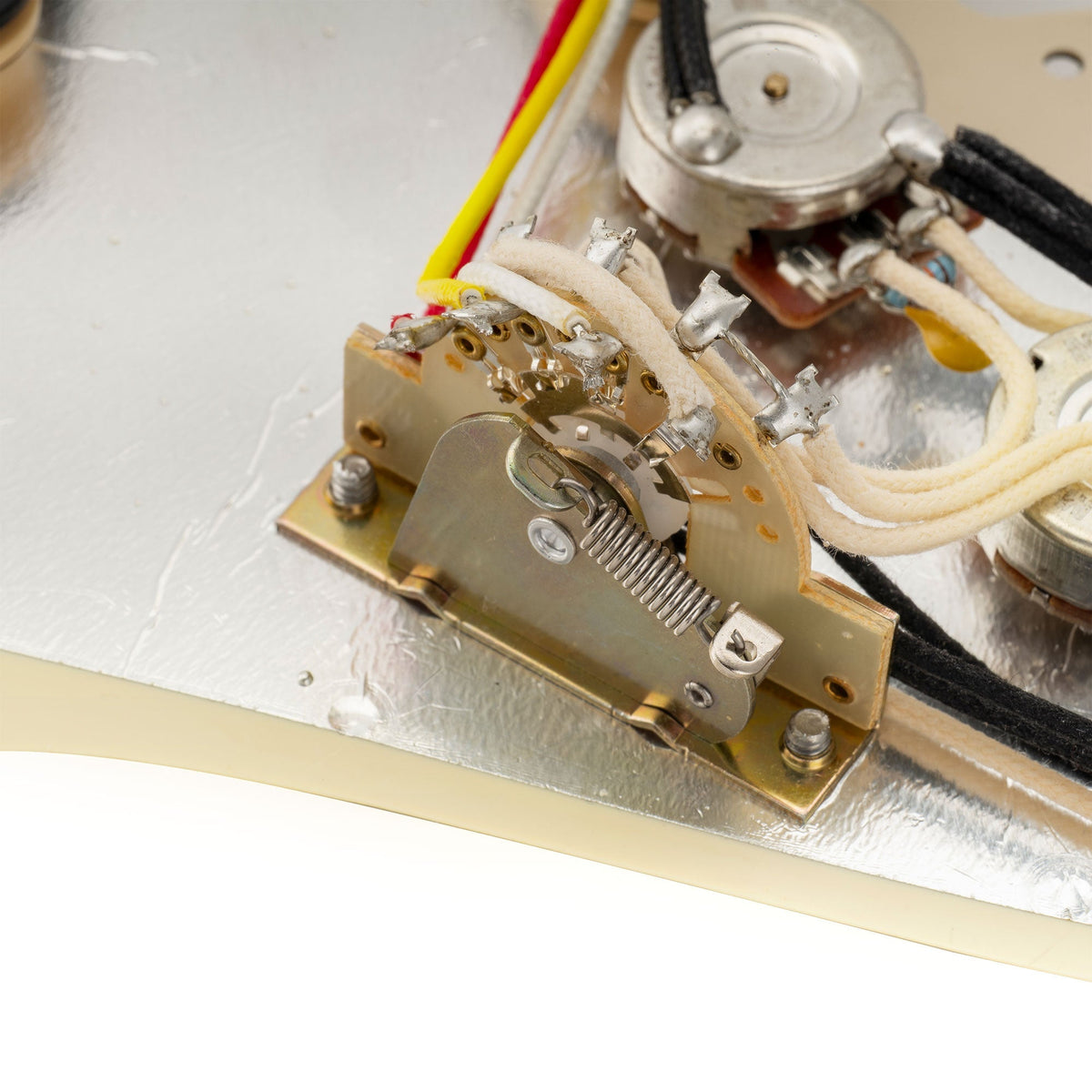 Musiclily Pro Pre-wired Standard SSS Pickguard with Artec Pickups Staggered Alnico 5 Magnet Single Coil Pickups for ST Style Electric Guitar