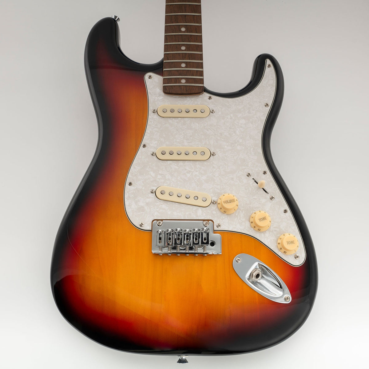Musiclily Pro-SE ST-60SE Pre-wired SSS Pickguard with Staggered Alnico 5 Pickups for Strat Style Electric Guitar