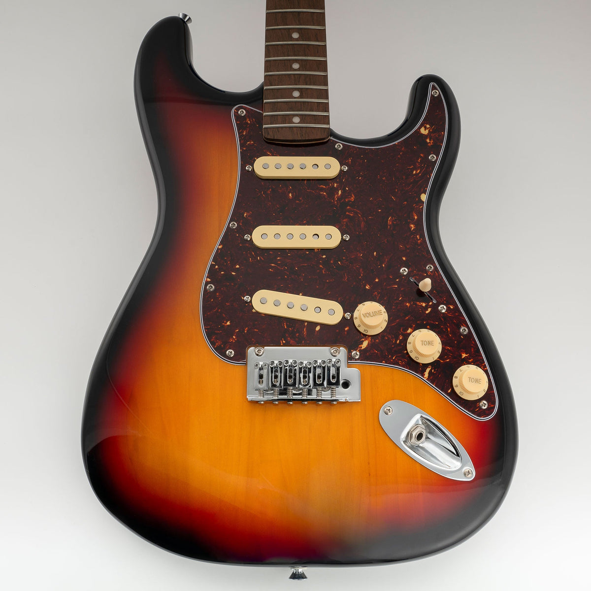 Musiclily Pro-SE ST-60SE Pre-wired SSS Pickguard with Staggered Alnico 5 Pickups for Strat Style Electric Guitar