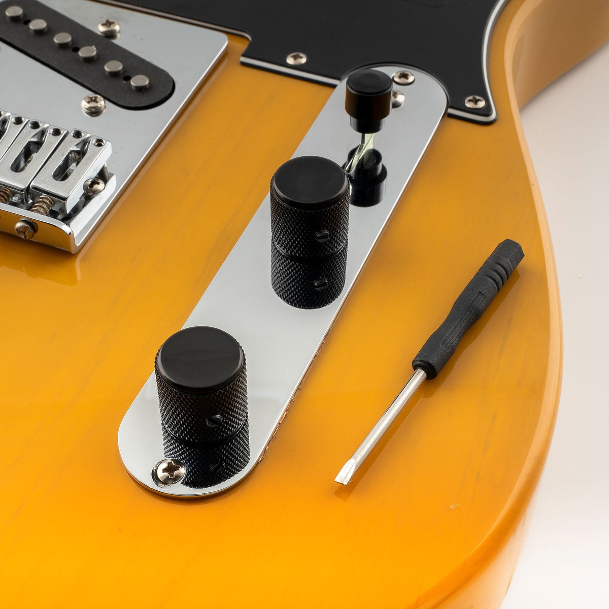 Musiclily Pro 1/4 Inch Aluminum Flat Top Universal Fitting Potentiometer Control Knob with Set Screw for Fender Mexico Player Tele Style Electric Guitar (Set of 2)