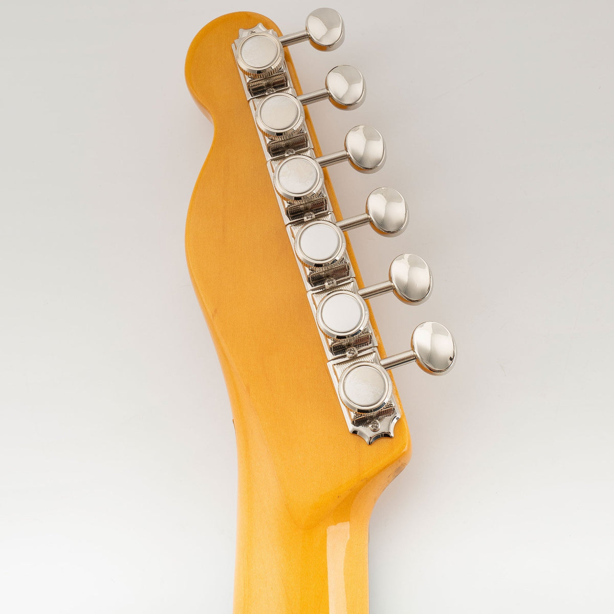 Musiclily Ultra R18T-14 6-in-line 18:1 Ratio Semi Closed Vintage Hybrid Style Staggered Locking Machine Heads Tuners with Oval Button for Fender Squier Strat Tele Style Electric Guitar